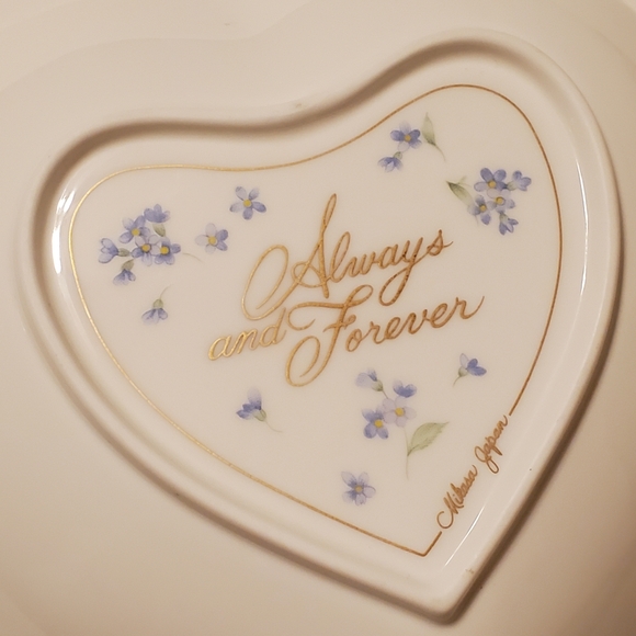 Mikasa Always & Forever Heart Dish - Picture 9 of 11
